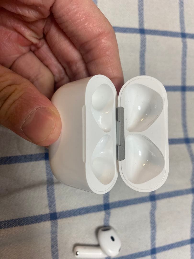 AirPods4 ノイズキャンセリング　片耳