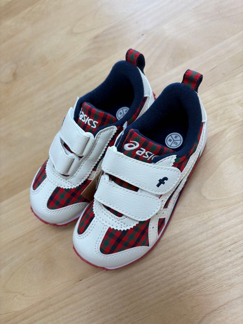 familiar アシックス　スニーカー