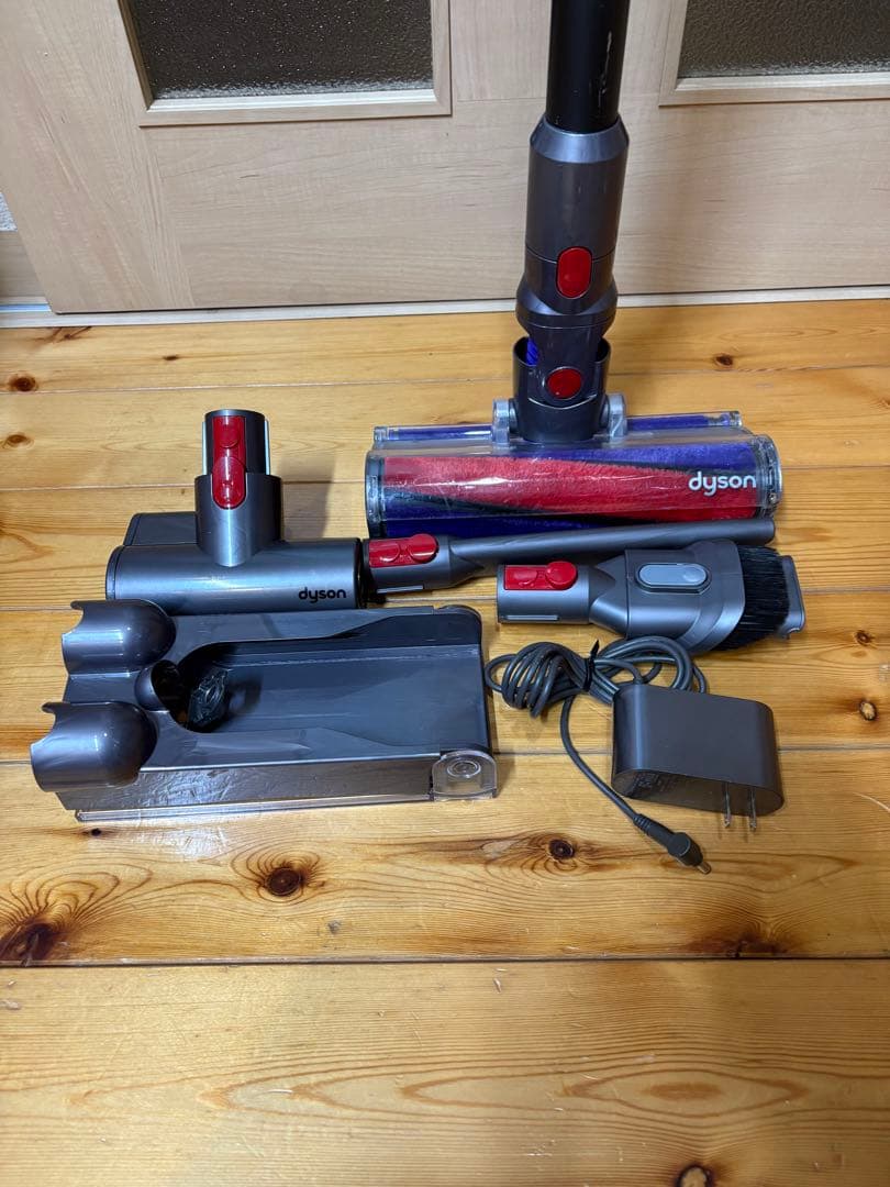 ダイソン Dyson V10（SV12） 動作確認済み　付属付き