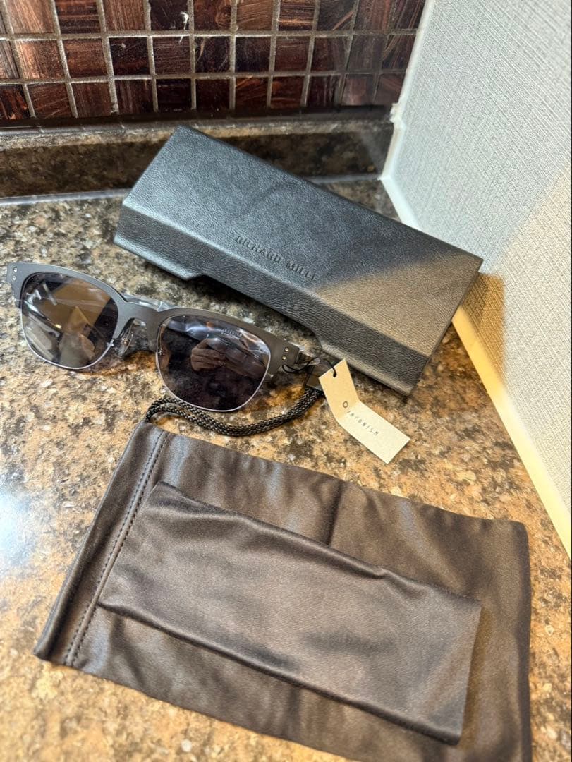 RICHARD MILLE グレー サングラス