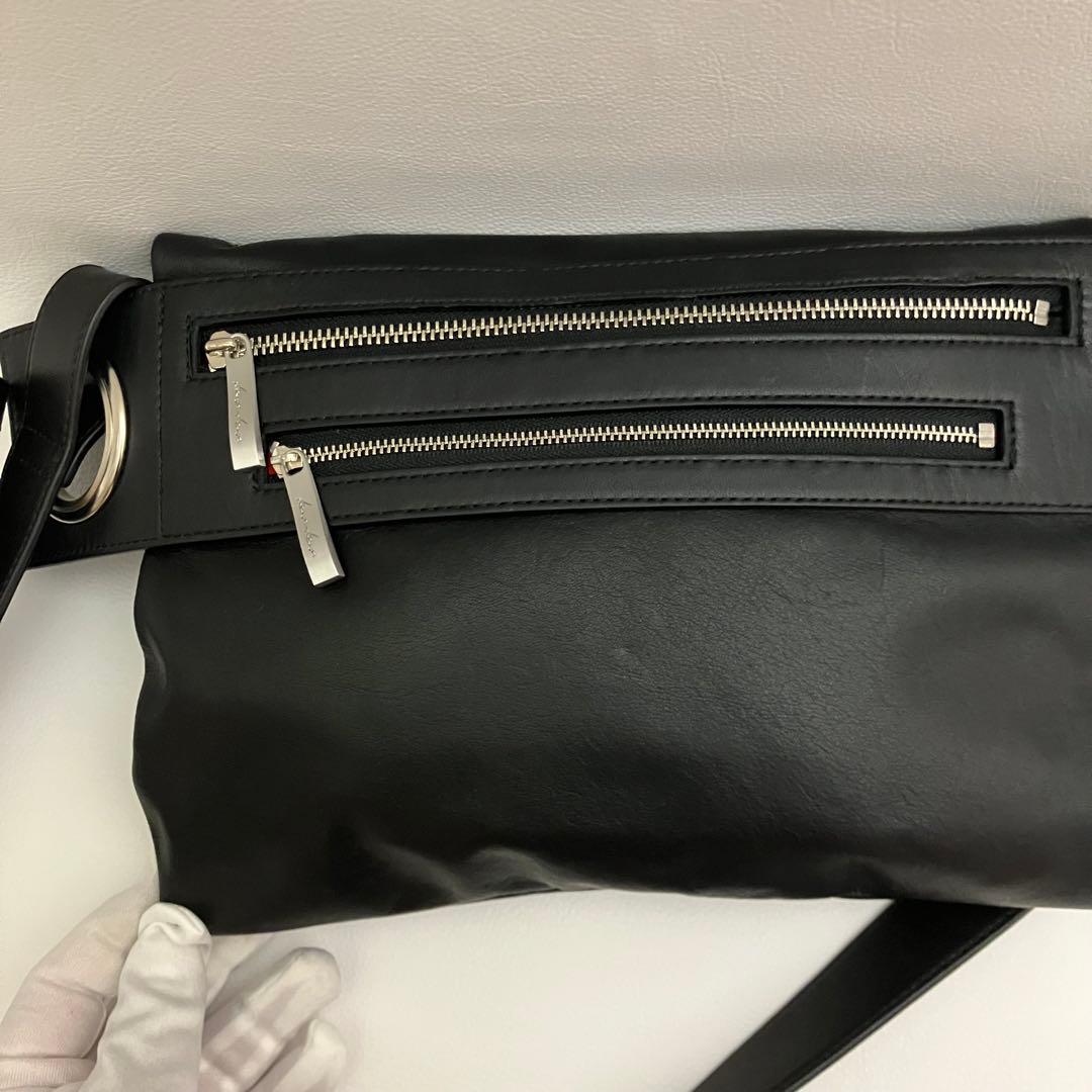 ✨極美品✨ KAWAKAWA ハトメボディバッグ Mサイズ レザー 黒　ブラック