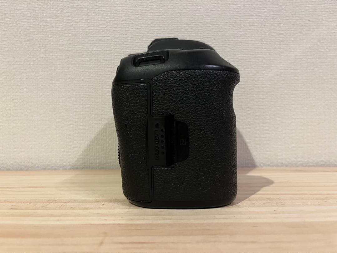 【美品 完動品】Canon EOS 5D Mark IV ボディ #25357