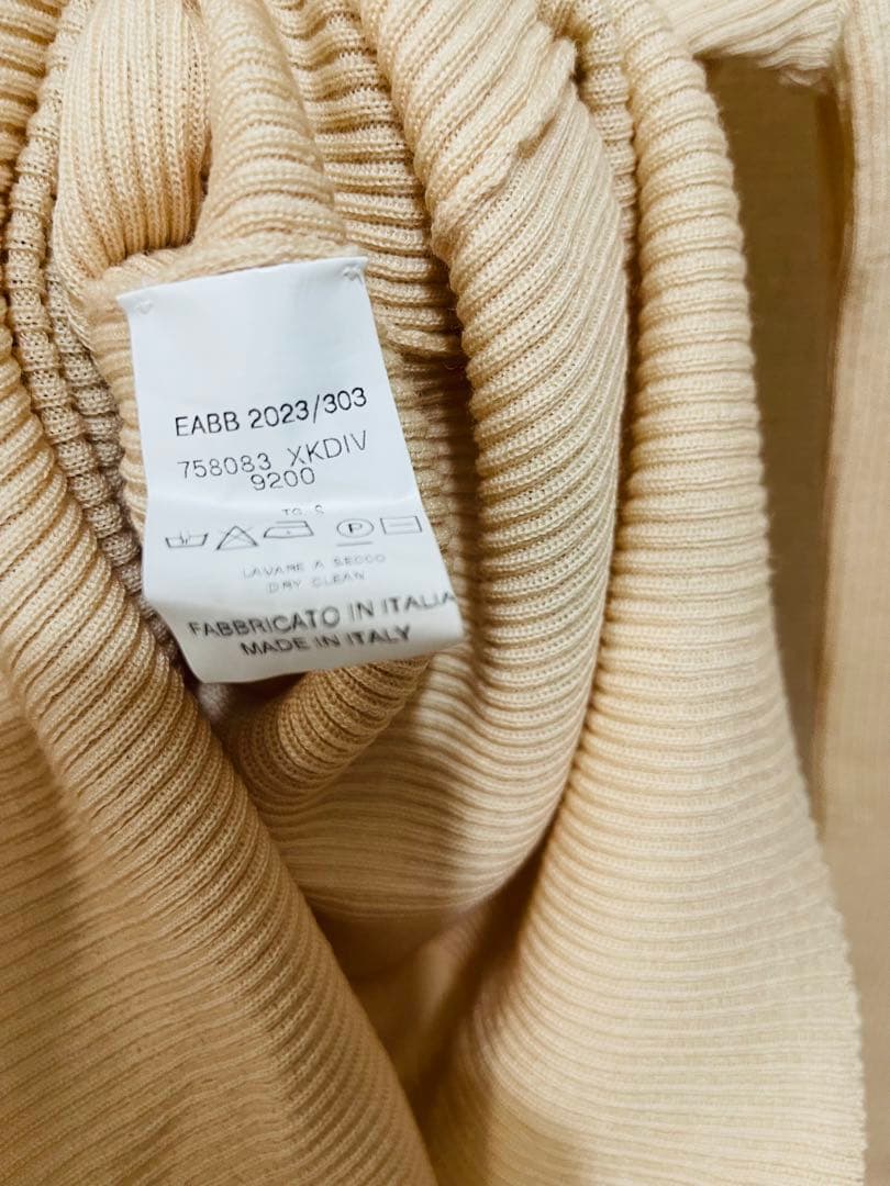 julian　GUCCI ベージュ リブニット Vネック 長袖