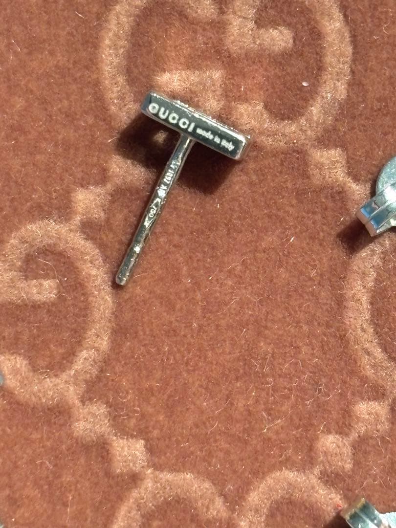 GUCCI Gロゴ ピアス(両耳用)