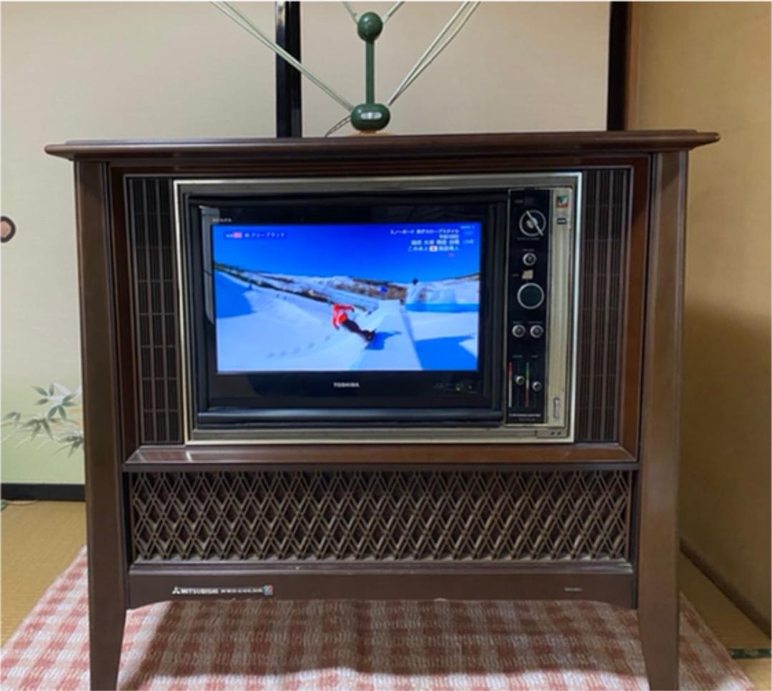 昭和レトロ　真空管テレビ　を　液晶テレビ　に