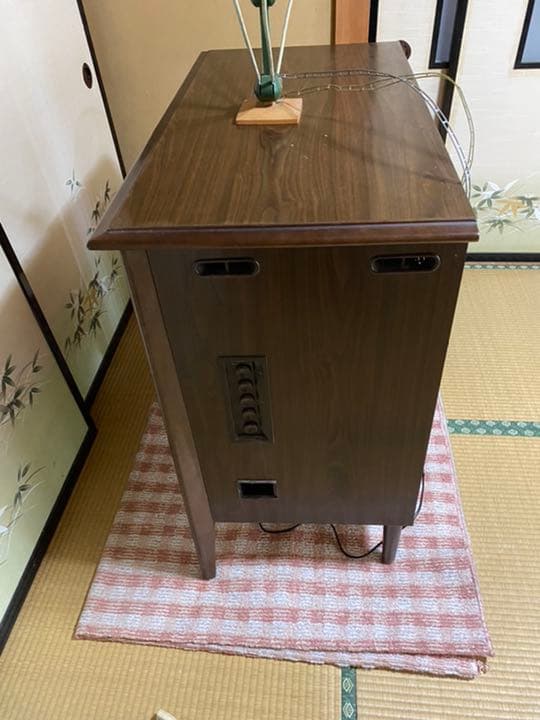 昭和レトロ　真空管テレビ　を　液晶テレビ　に