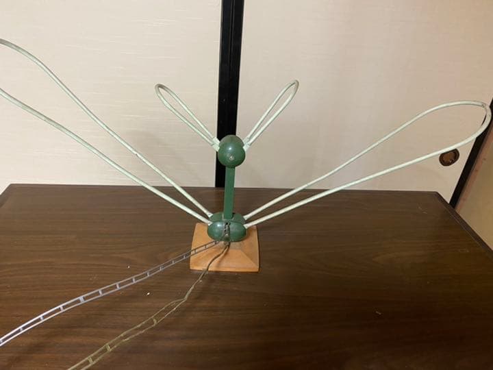 昭和レトロ　真空管テレビ　を　液晶テレビ　に