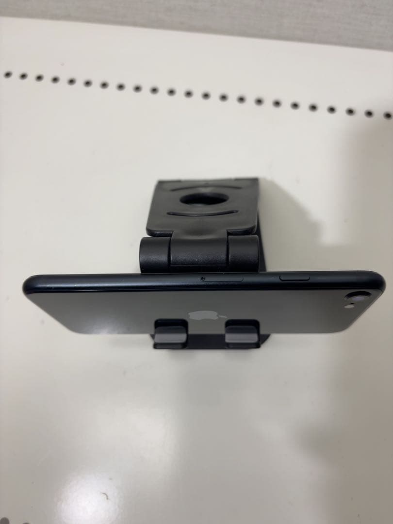 早い者勝ち　[SIMフリー]Apple iPhone se3 128GB