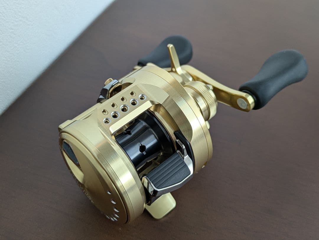 【未使用品】SHIMANO CALCUTTA CONQUEST 100HG