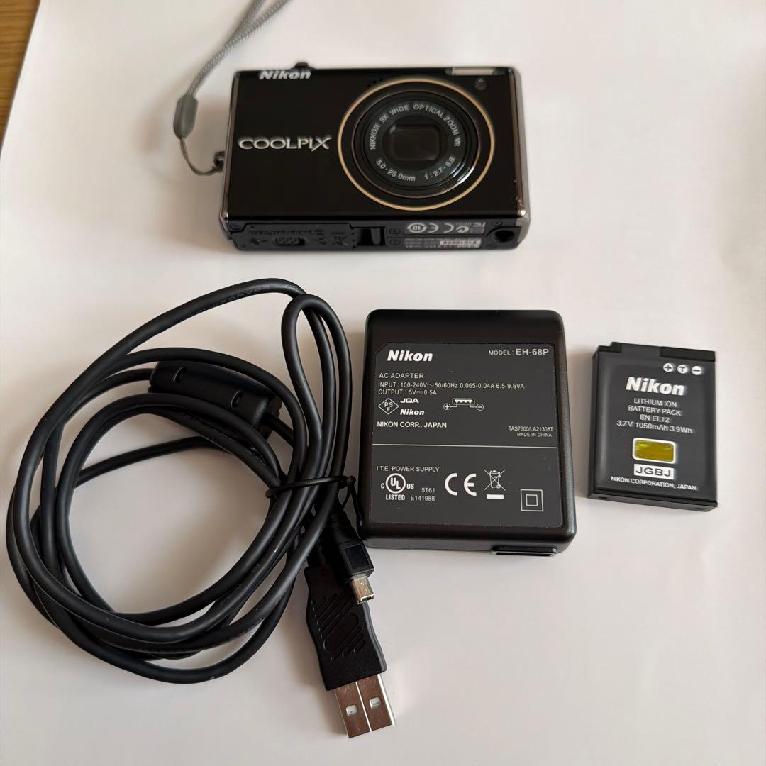 Nikon COOLPIX デジタルカメラ 充電器付き
