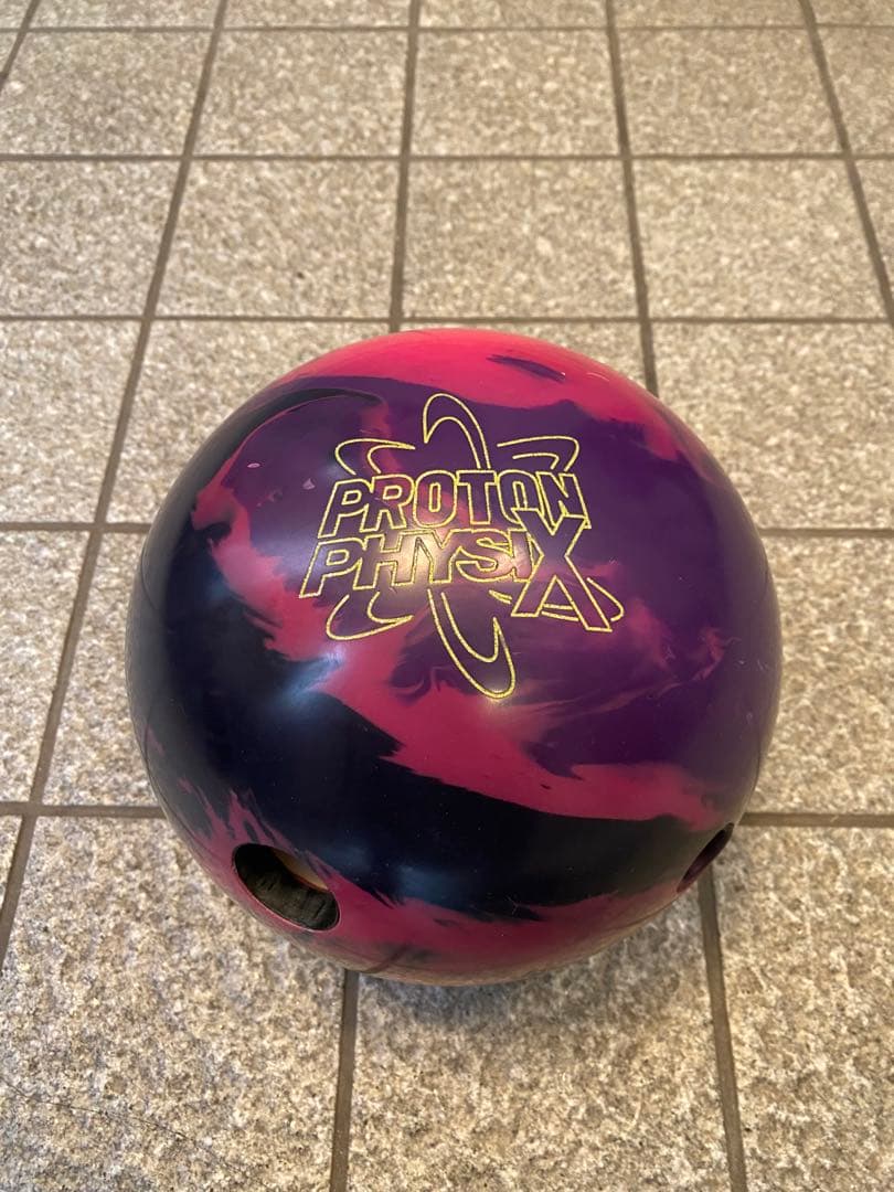 ボール STORM PROTON PHYSIX