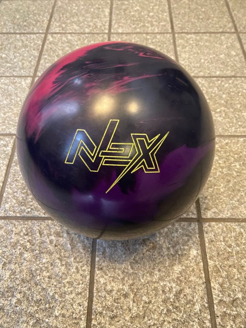 ボール STORM PROTON PHYSIX