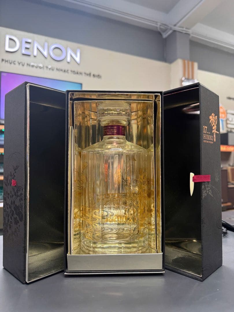 Hibiki 17 Year Old Japanese Whisky 箱のみ