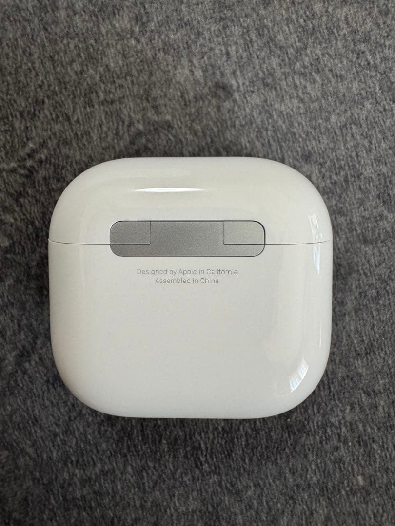 美品　AirPods 4 本体 充電ケース付き　保証1年　ANCなし