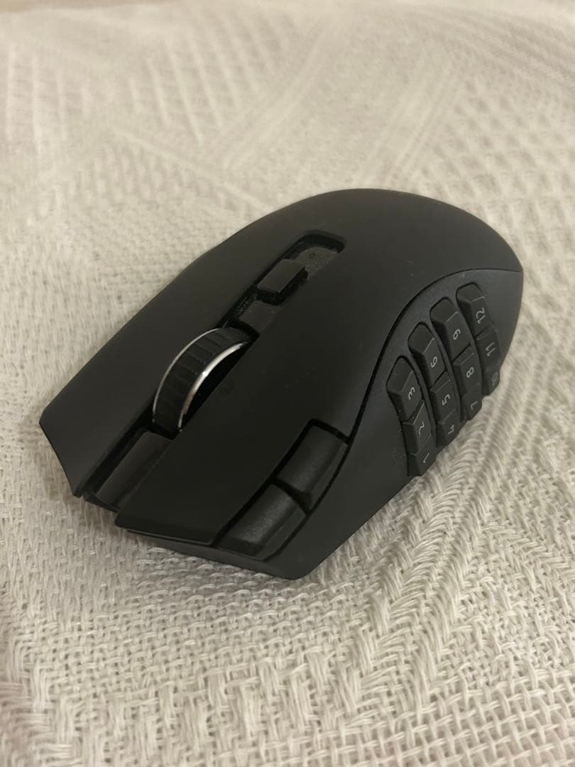 Razer Naga V2 Hyperspeed ワイヤレスマウス