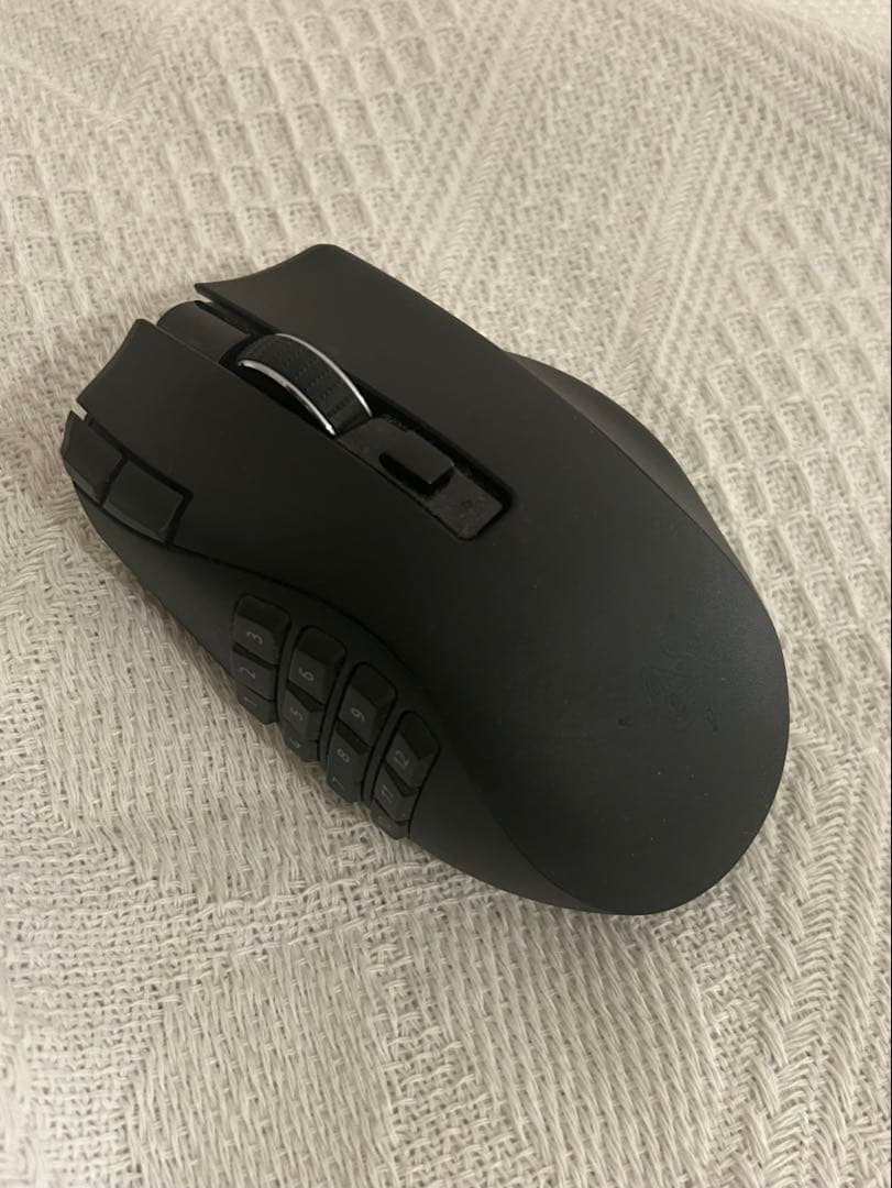 Razer Naga V2 Hyperspeed ワイヤレスマウス