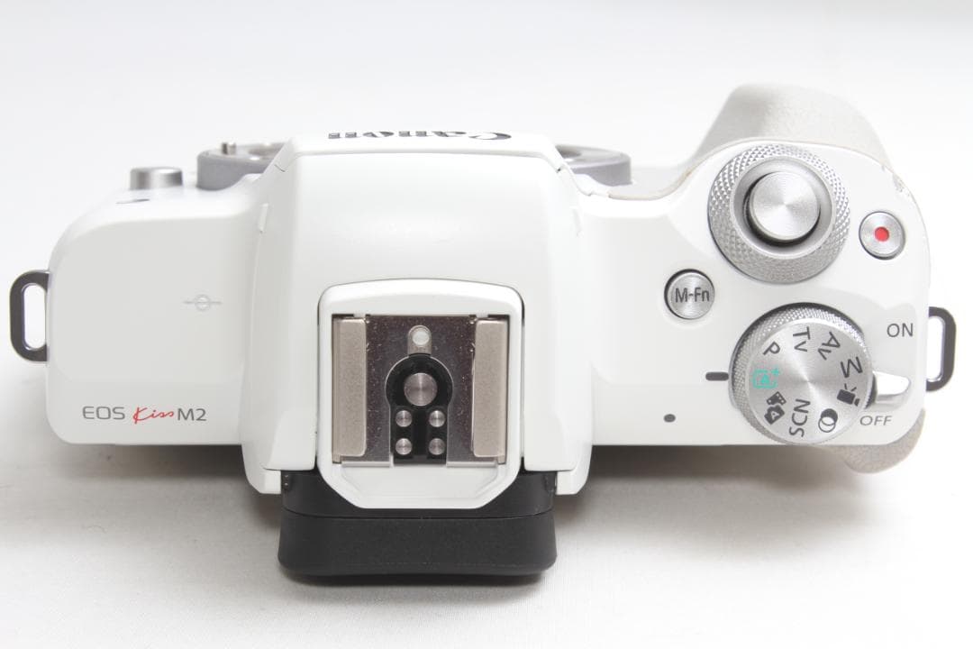 ❤️超人気最新モデル❤️Canon EOS Kiss M2 ホワイト