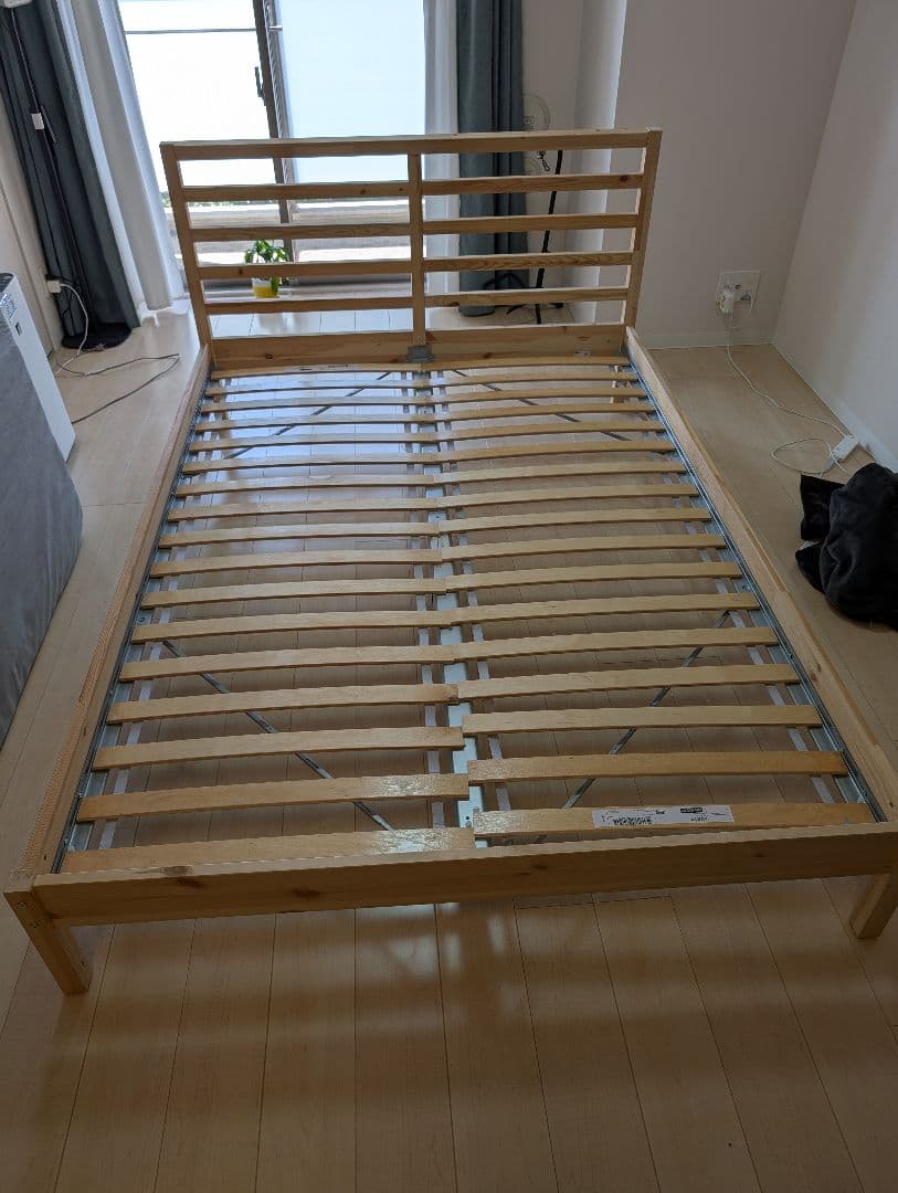 木製ダブルベッドフレーム IKEA