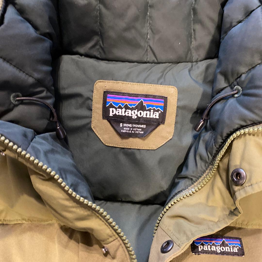 patagonia ダウンジャケット Sサイズ カーキ　USサイズ