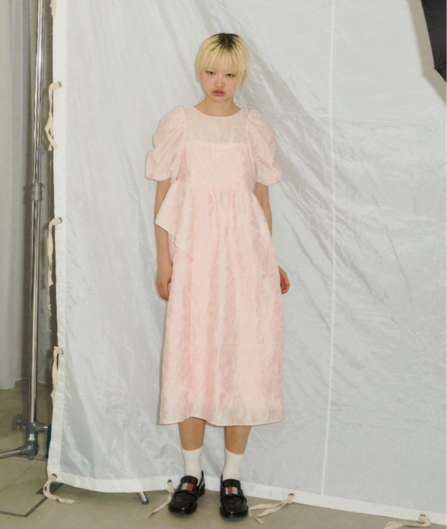 バブルスリーブジャガードドレス　ピンク　Mサイズ