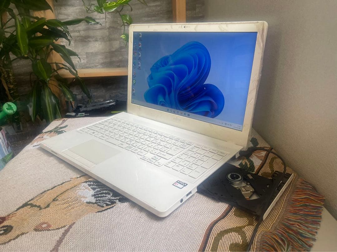 富士通 AH30/B1 Windows11 Office ノートパソコン
