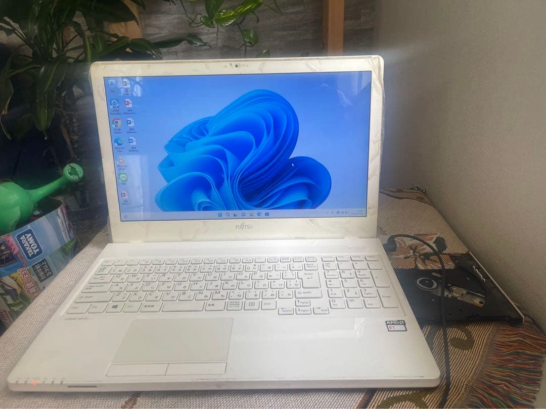 富士通 AH30/B1 Windows11 Office ノートパソコン