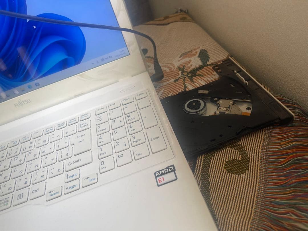 富士通 AH30/B1 Windows11 Office ノートパソコン