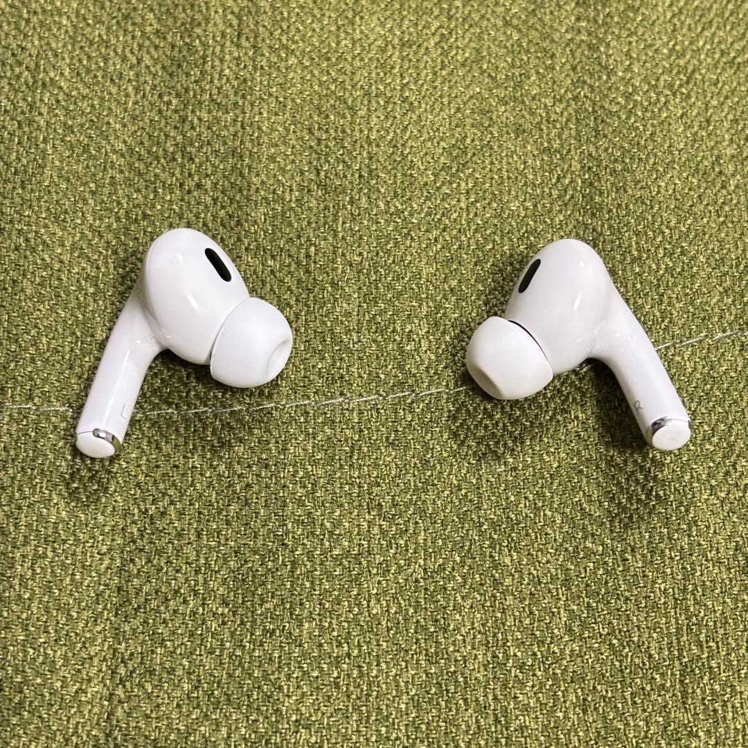 【美品】Airpods Pro 2 第二世代 イヤホン Apple