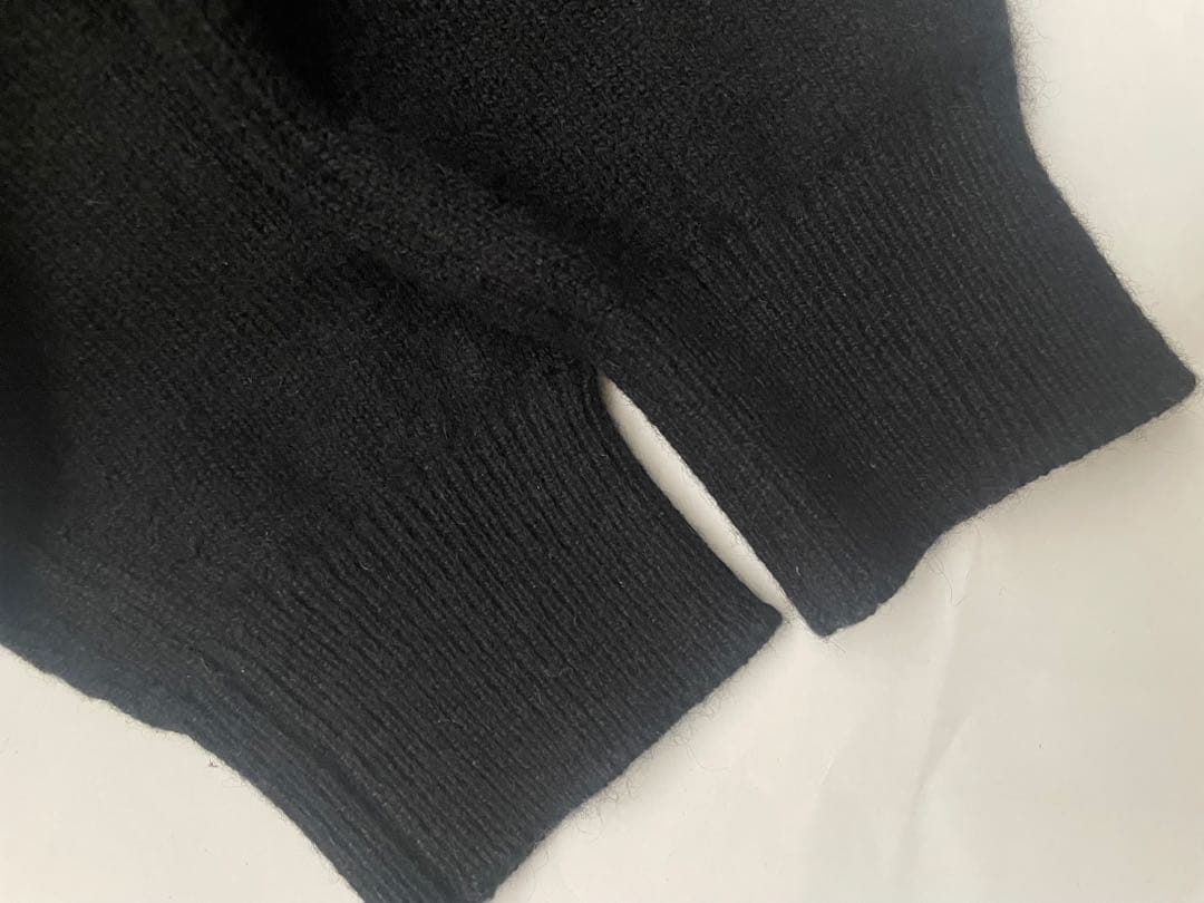 Ballantyn バランタインカシミヤ 黒 金ボタン カーディガン 40