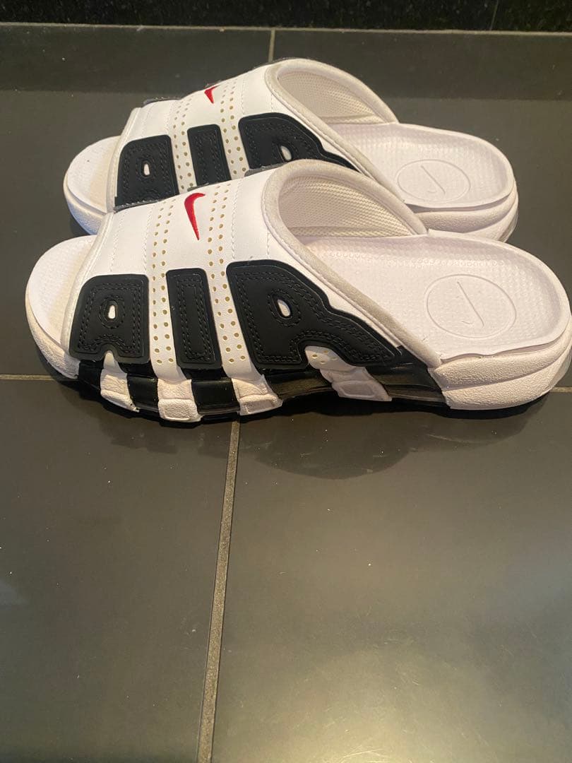 Nike エアモア　アップテンポサンダル