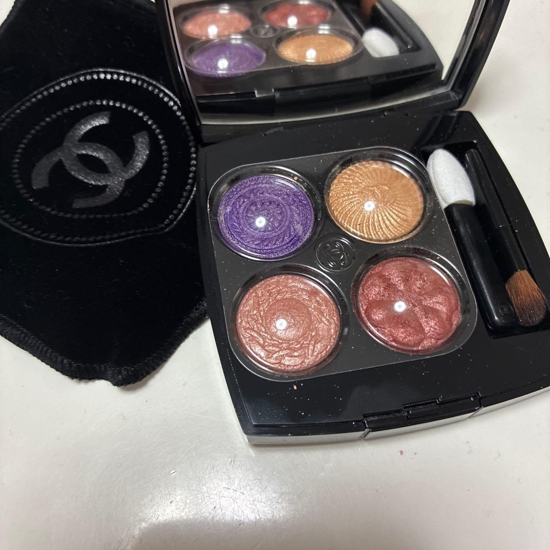 シャネルレキャトルオンブル　ブトン239