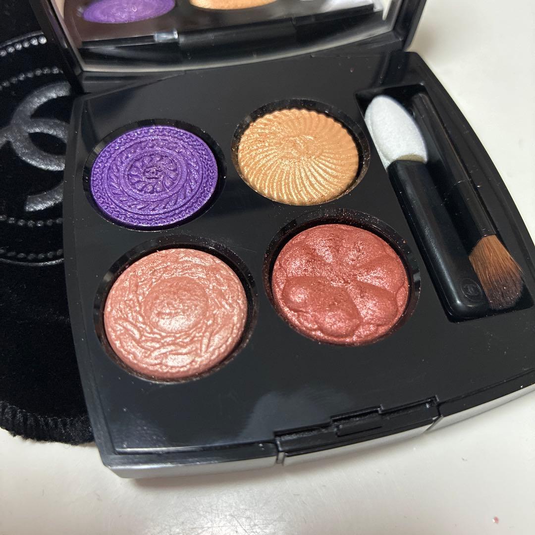 シャネルレキャトルオンブル　ブトン239