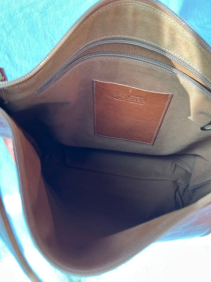 るみIL BISONTE レザーショルダートートバッグ キャメル