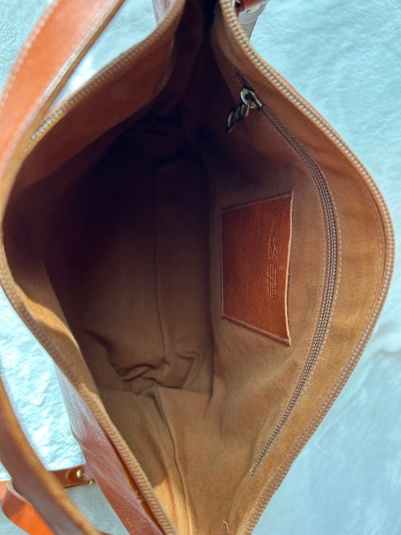 るみIL BISONTE レザーショルダートートバッグ キャメル