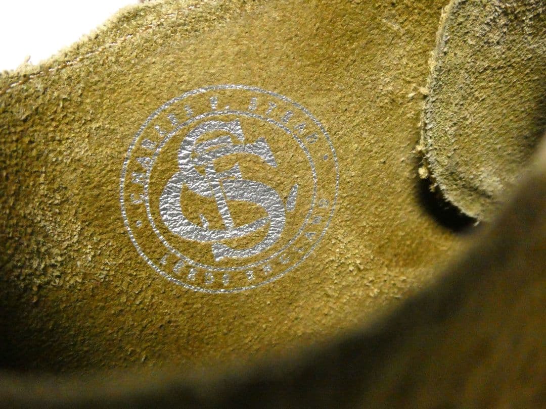 人気モデル！美品！クラークスClarksデザートトレックハイ27.5ベージュ