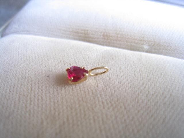 ☆素敵！きらきら絶品天然ルビー0.30ct k18金イエローゴールドペンダント