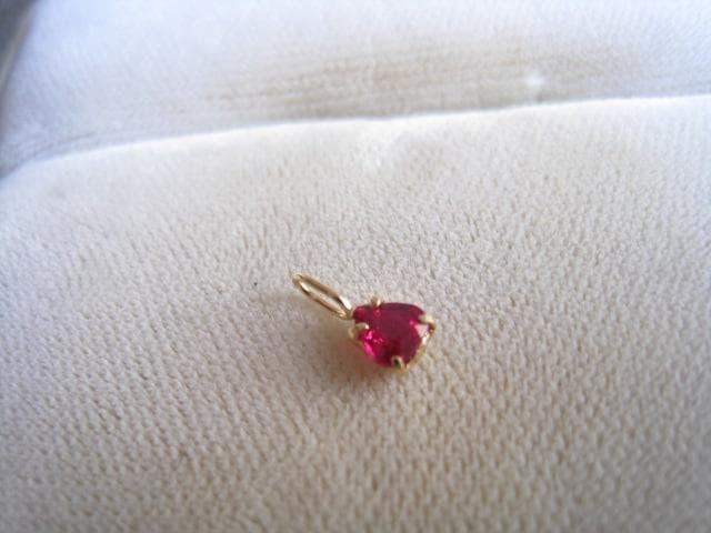 ☆素敵！きらきら絶品天然ルビー0.30ct k18金イエローゴールドペンダント