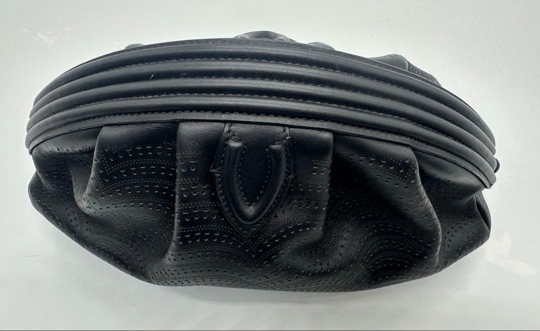 ALAIA アライア レザー パンチング クラッチバッグ ブラック