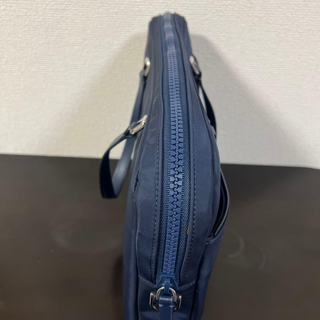 ケイトスペード　ラップトップ　ノートパソコン　バッグ