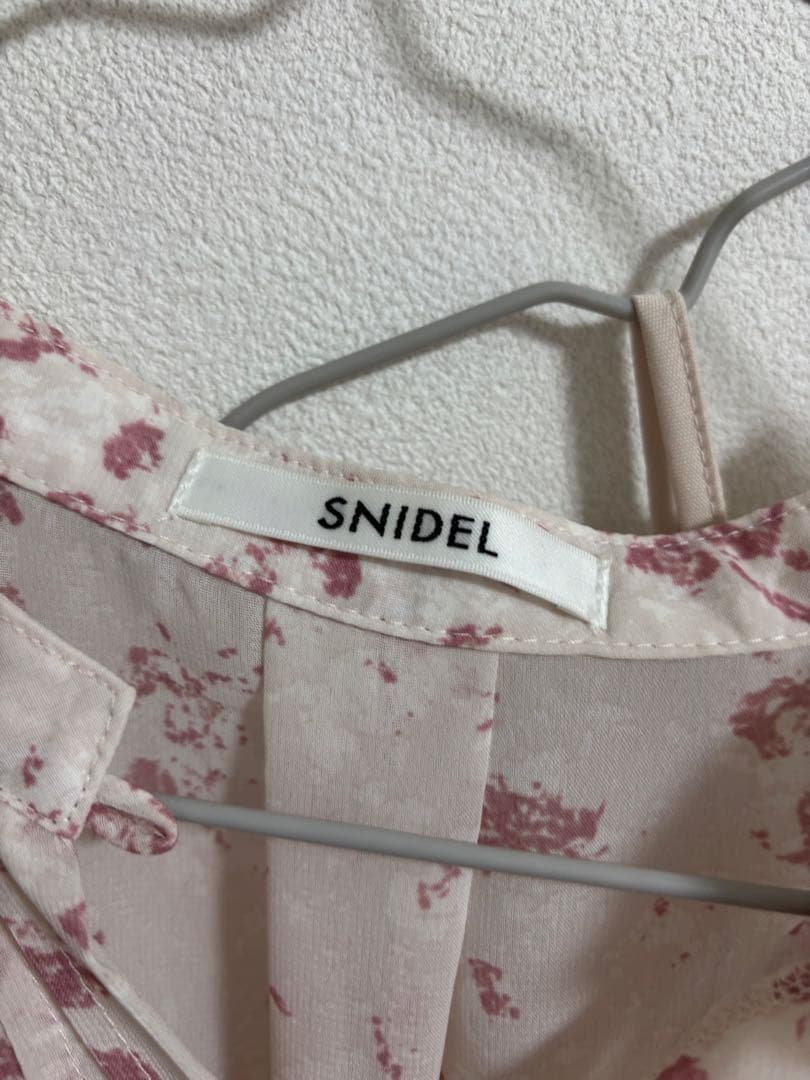 SNIDEL Sustainableフリルワンピース ピンク