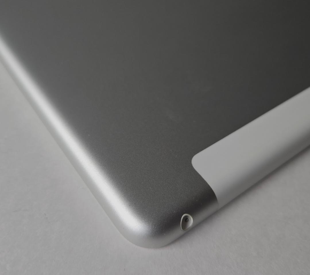 美品★iPad 第8世代 32GB SIMフリー シルバー★バッテリー95％