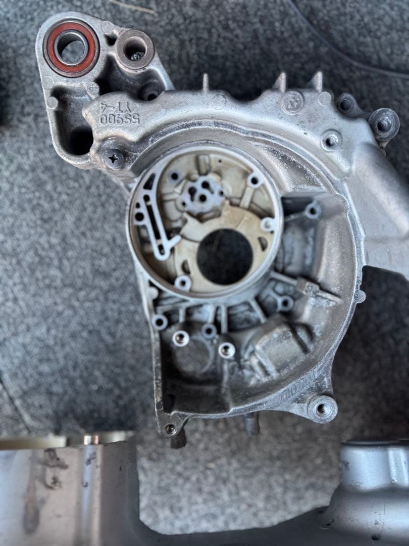 シグナス　4型5型エンジンクランクケース