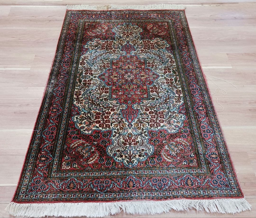 Y3203 インド カシミールシルク 絨毯 手織り 153×94㎝