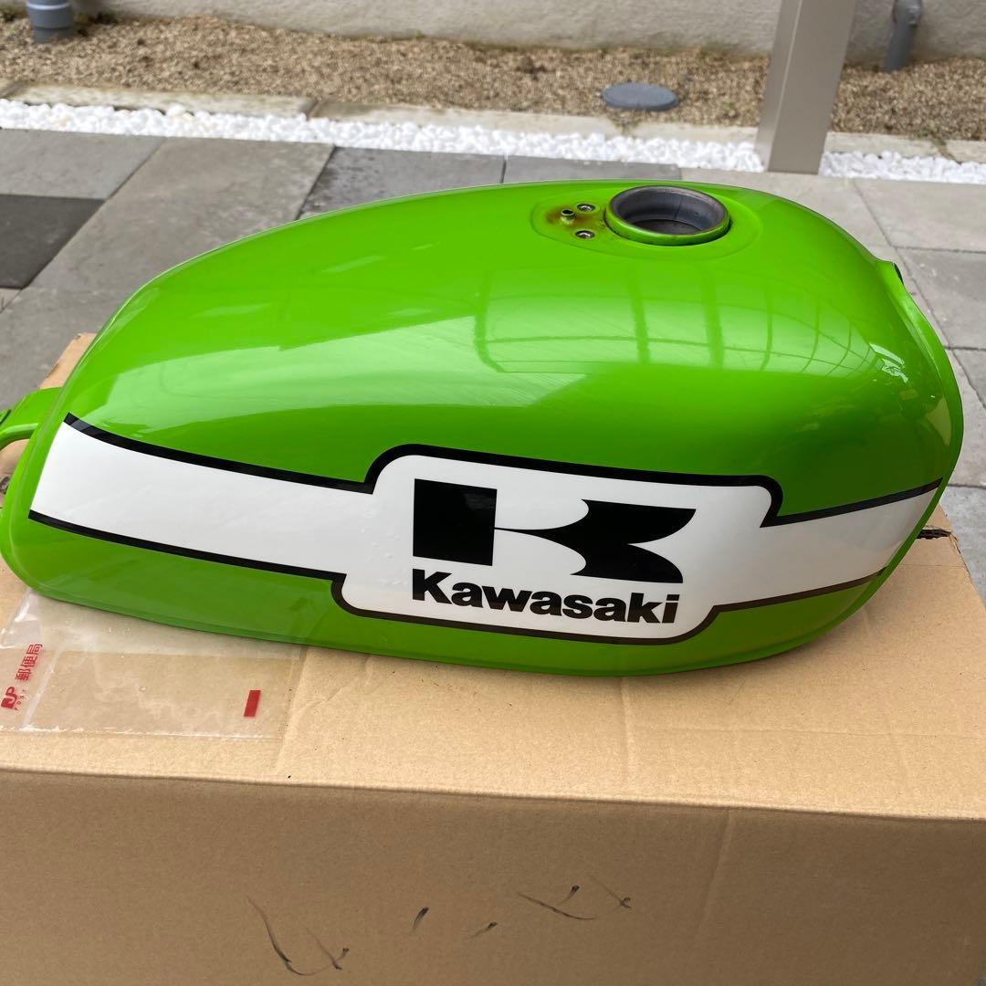 Kawasaki タンク グリーン ホワイトストライプ　250TR キャブ