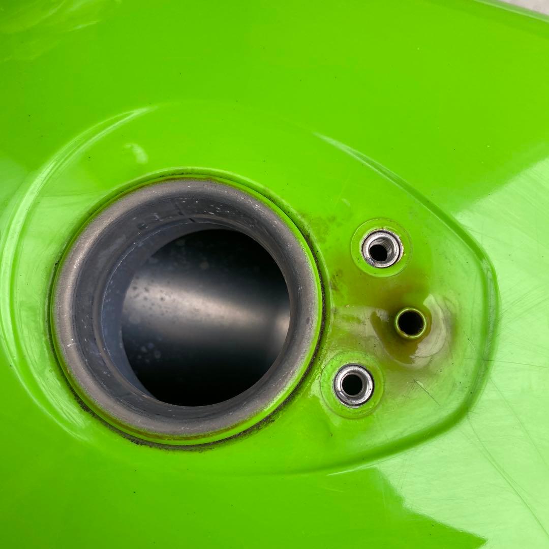 Kawasaki タンク グリーン ホワイトストライプ　250TR キャブ