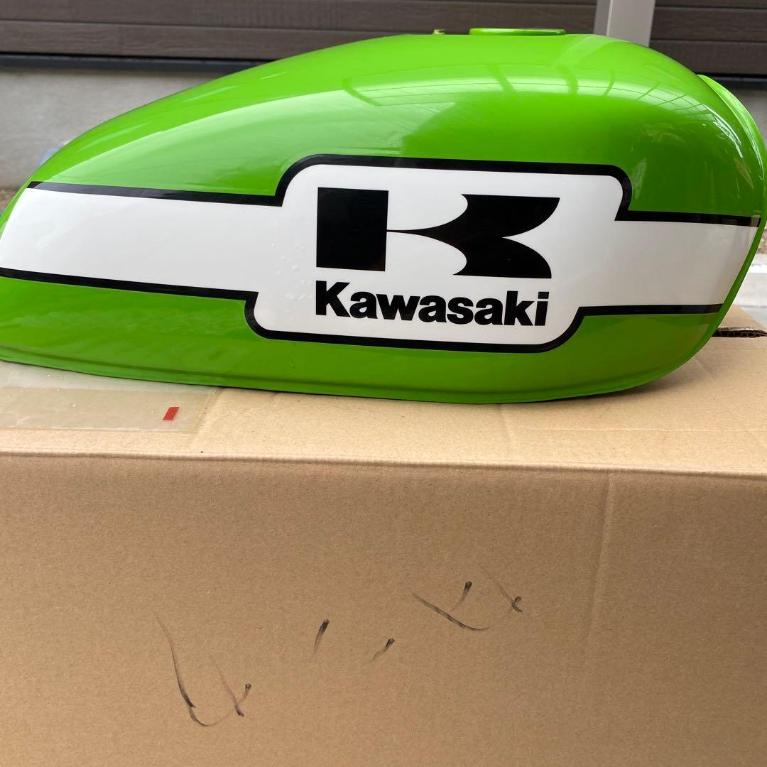 Kawasaki タンク グリーン ホワイトストライプ　250TR キャブ