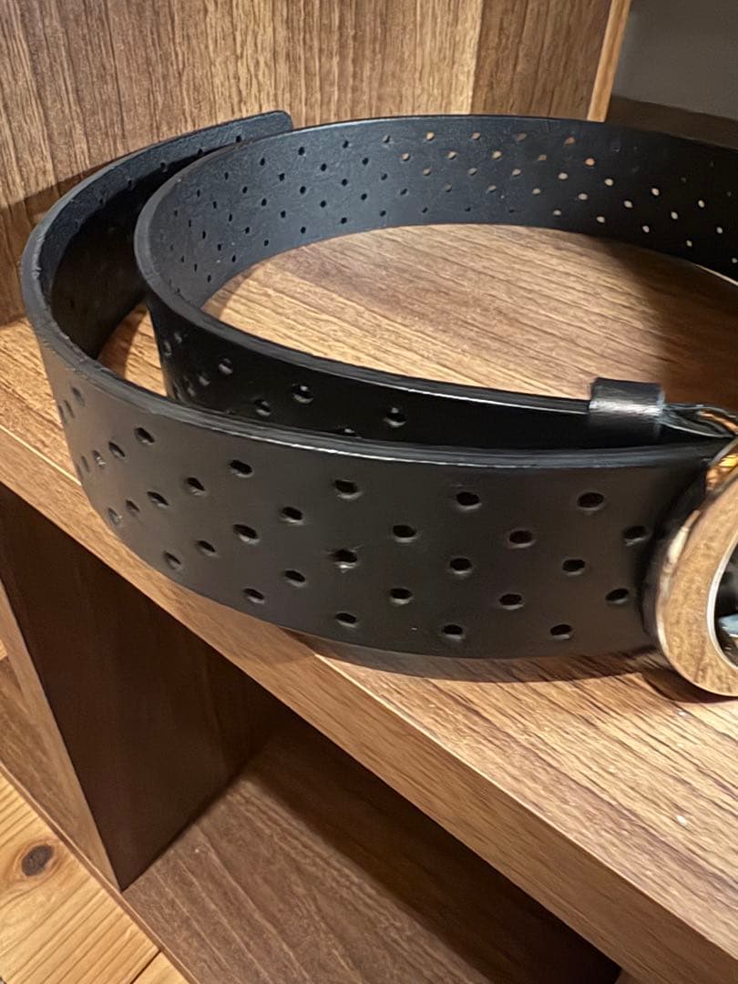 Gucci ブラック ホール付きベルト