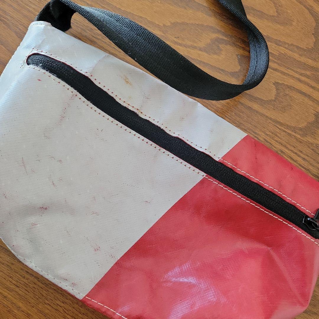 FREITAG ショルダーバッグ 赤白