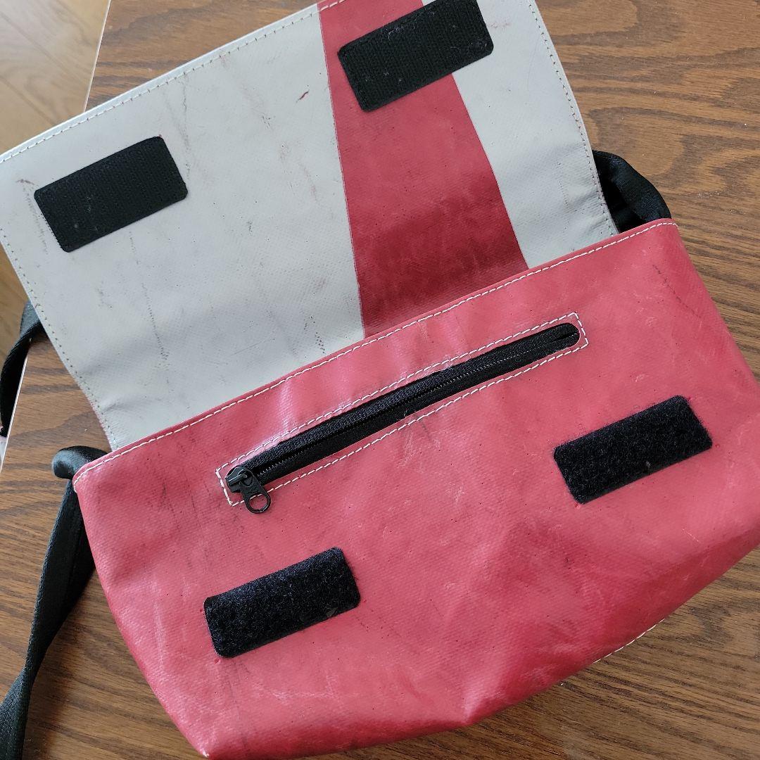 FREITAG ショルダーバッグ 赤白