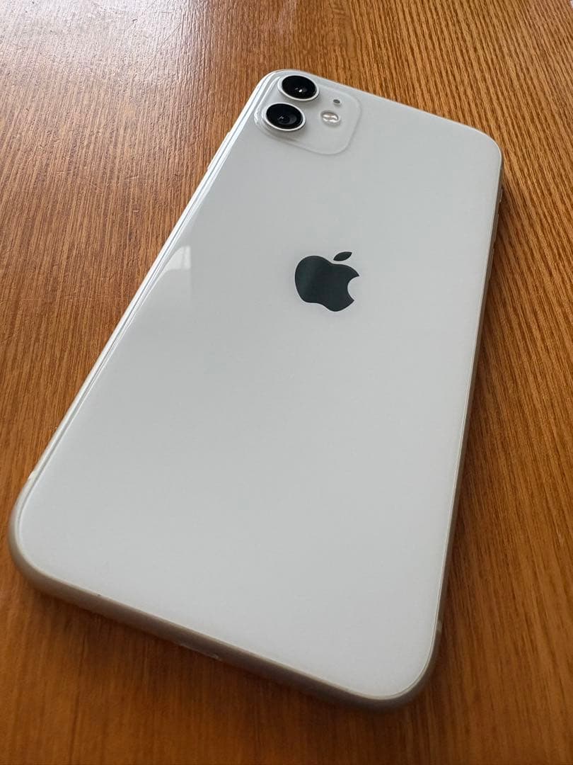 Apple iPhone 11 ホワイト　SIMフリー